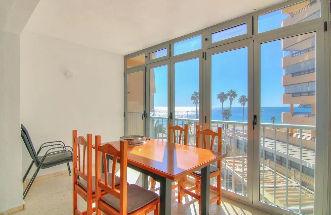 Apartamento en primera línea de playa - GRAN SOL-1