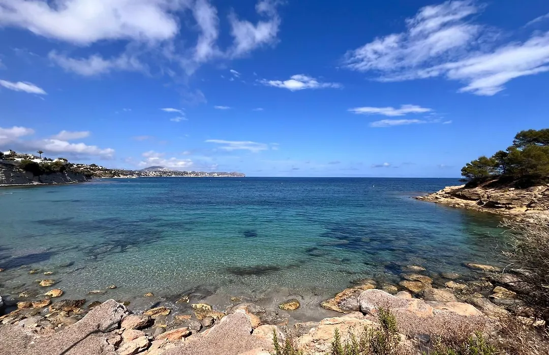 Calpe apartamento renovado a 3 min de la playa,piscina,wifi,aire,parking,vistas comunitario-1