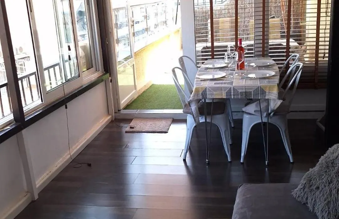 Ático centrico, 50m de la playa, vista al mar, wifi fibra, gran terraza-1
