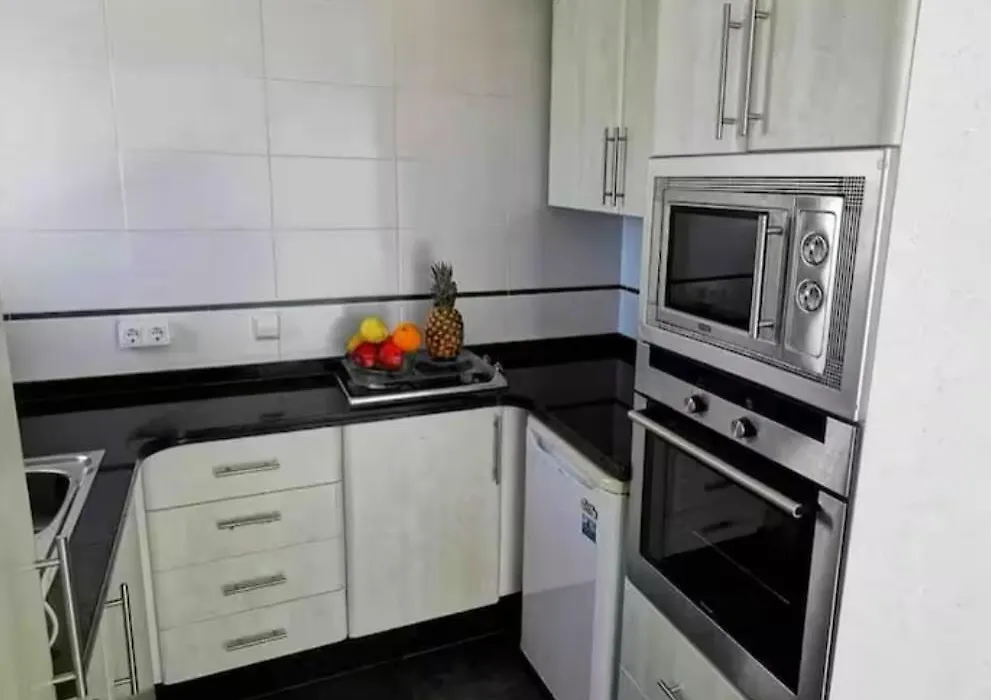 Comfy Sea View Apartment With Parking-1