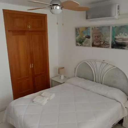 Apartamento Aquarium Park, 1ª linea de playa, piscina privada, aire acondicionado y wifi de alta velocidad-2