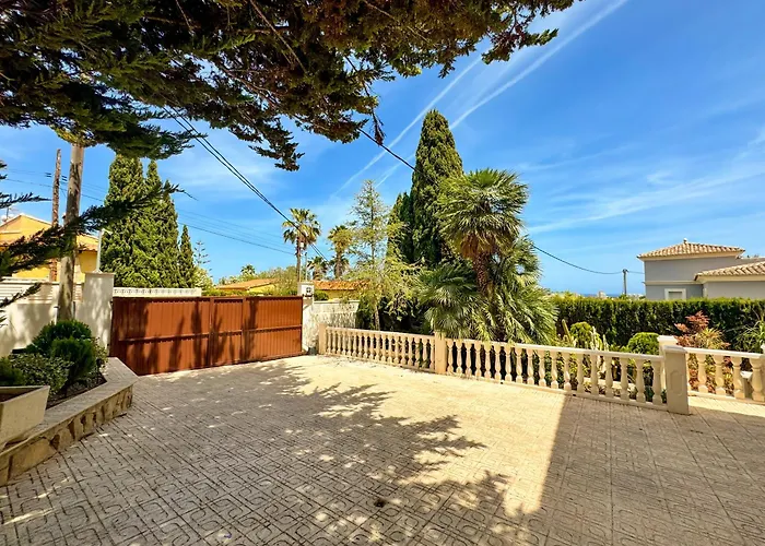 La AMISTAD Apartamento en Chalet con piscina compartida Calpe