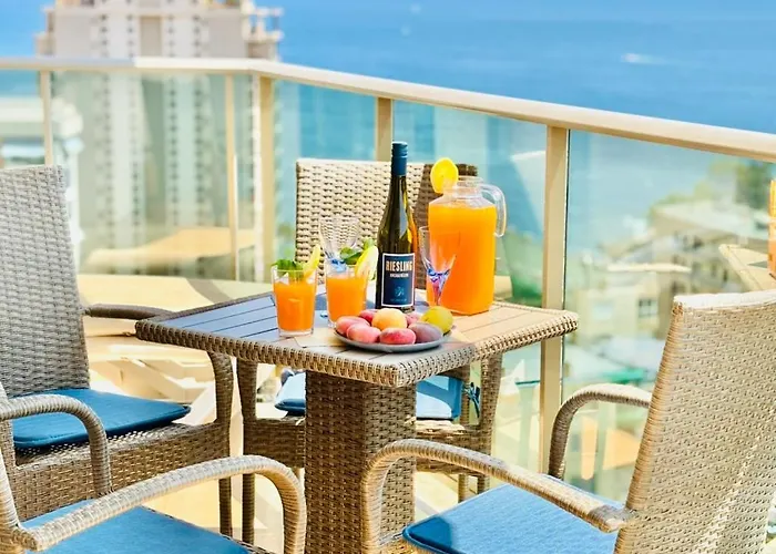 Apartment Sunny Beach Beautiful Sea View, Large Sunny Terrace Calpe