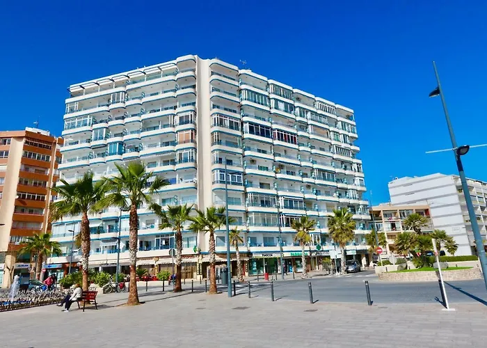3- Bedroom Apartment In The Centre Of Calpe With Nice Living Room, 1 Bathroom.